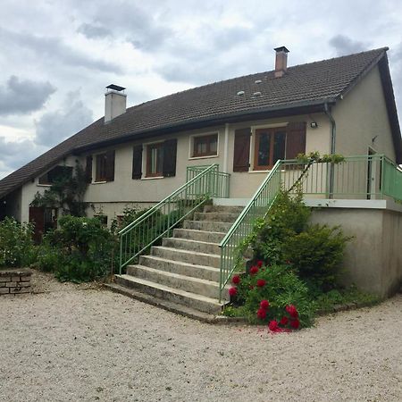 Sous La Tour Bed & Breakfast Agencourt Luaran gambar