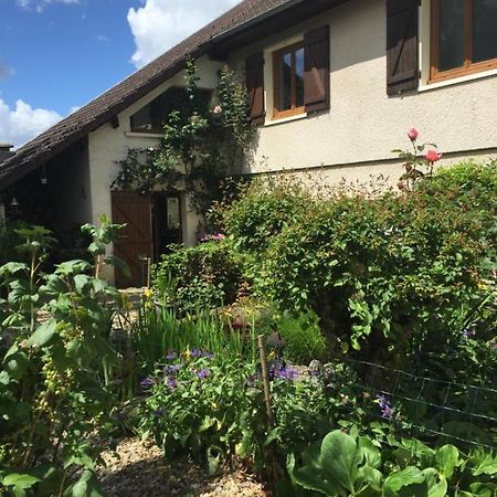 Sous La Tour Bed & Breakfast Agencourt Luaran gambar