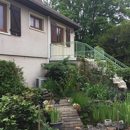Sous La Tour Bed & Breakfast Agencourt Luaran gambar