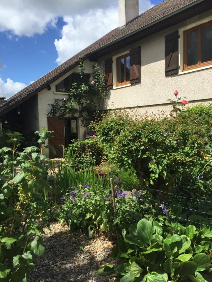 Sous La Tour Bed & Breakfast Agencourt Luaran gambar