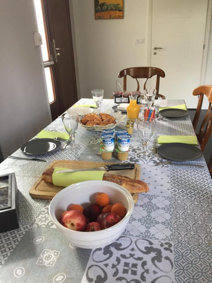 Sous La Tour Bed & Breakfast Agencourt Luaran gambar