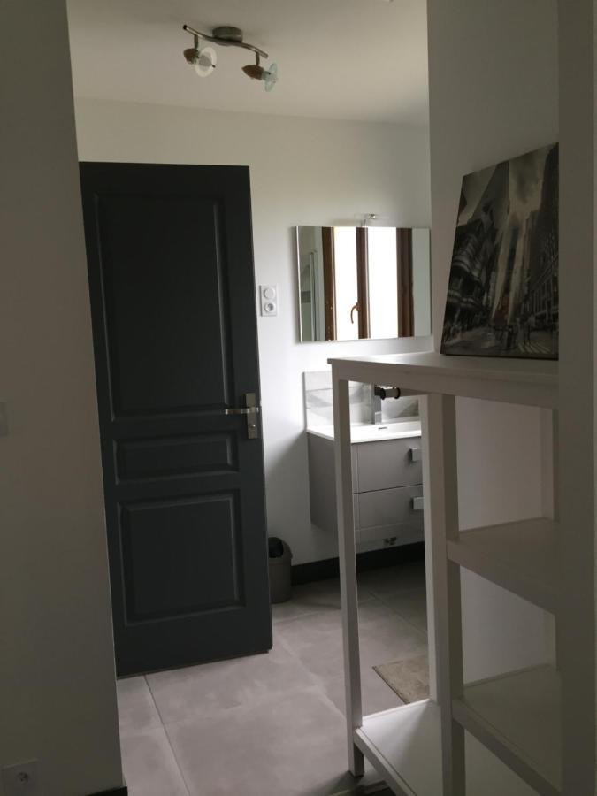 Sous La Tour Bed & Breakfast Agencourt Luaran gambar