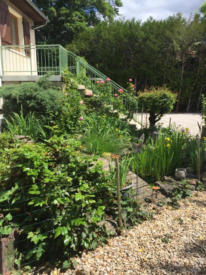 Sous La Tour Bed & Breakfast Agencourt Luaran gambar