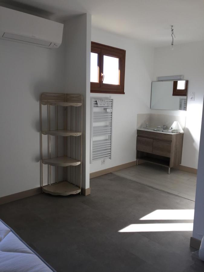 Sous La Tour Bed & Breakfast Agencourt Luaran gambar