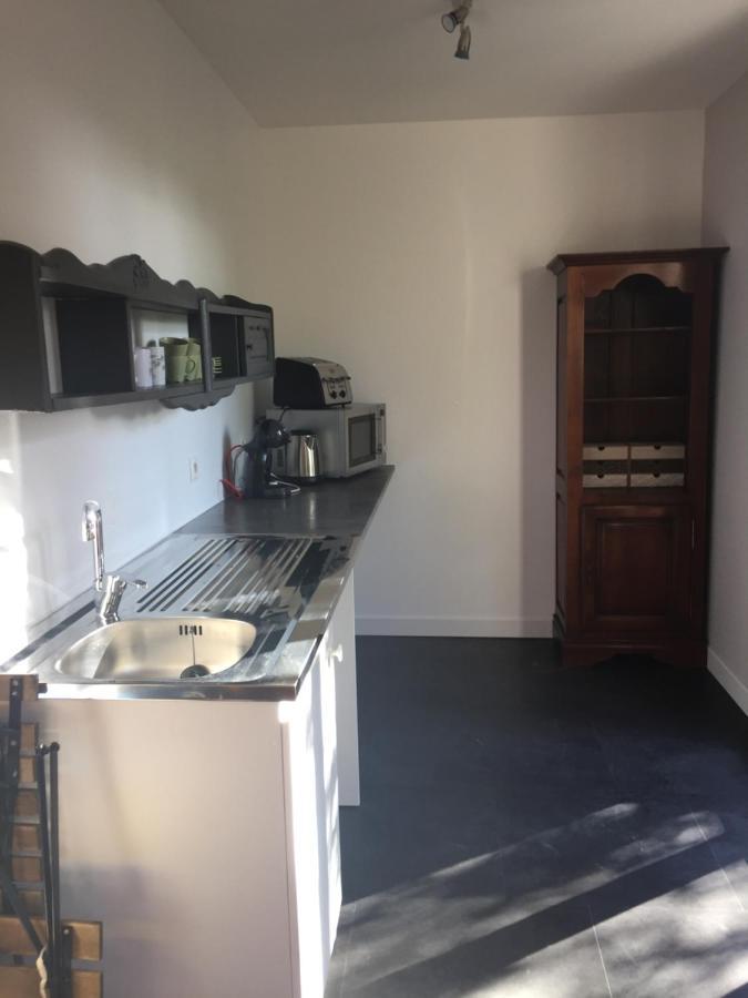 Sous La Tour Bed & Breakfast Agencourt Luaran gambar