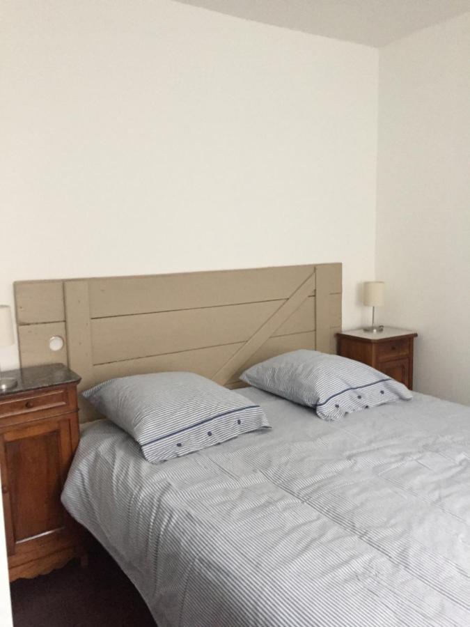 Sous La Tour Bed & Breakfast Agencourt Luaran gambar