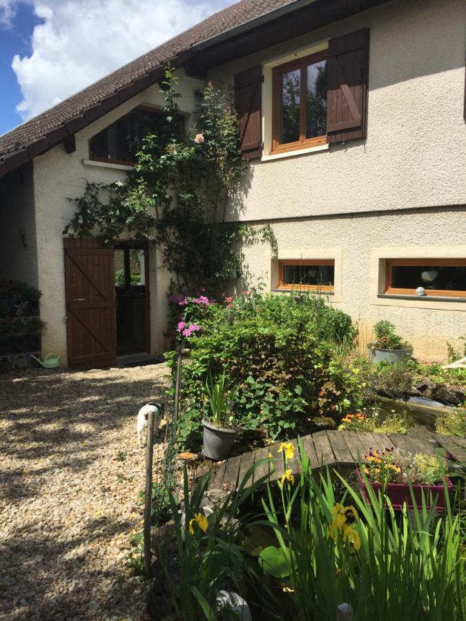 Sous La Tour Bed & Breakfast Agencourt Luaran gambar