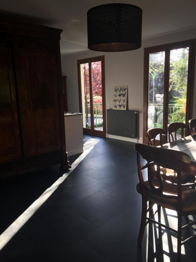 Sous La Tour Bed & Breakfast Agencourt Luaran gambar