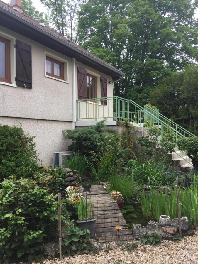 Sous La Tour Bed & Breakfast Agencourt Luaran gambar